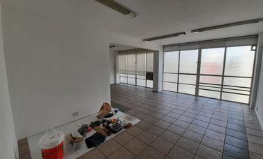 Oficina de 48 mts2 en venta La Favorita Luminosa Centro