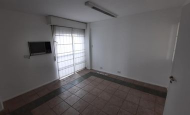 Oficina de 48 mts2 en venta La Favorita Luminosa Centro