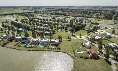 OPORTUNIDAD LOTE A LA LAGUNA - 900M2- CIUDAD NAUTICA EL PRINCIPADO - CANNING