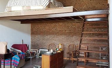 Casa de 5 dormitorios - con pileta - Quincho - Cava para vinos - Funes