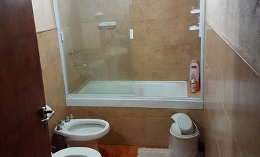 Casa de 5 dormitorios - con pileta - Quincho - Cava para vinos - Funes