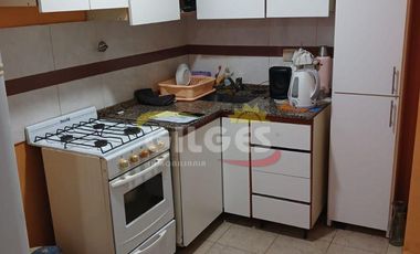 Venta de Departamento 2 Ambientes en Villa Luzuriaga  Con Balcón al Frente en muy buen estado