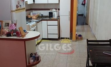 Venta de Departamento 2 Ambientes en Villa Luzuriaga  Con Balcón al Frente en muy buen estado