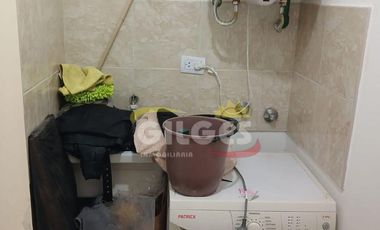 Venta de Departamento 2 Ambientes en Villa Luzuriaga  Con Balcón al Frente en muy buen estado