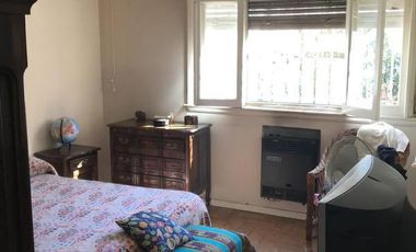 4 dorm - Garage - Jardín a metros de la Avda. H. Yrigoyen y del FCGR