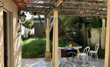 4 dorm - Garage - Jardín a metros de la Avda. H. Yrigoyen y del FCGR