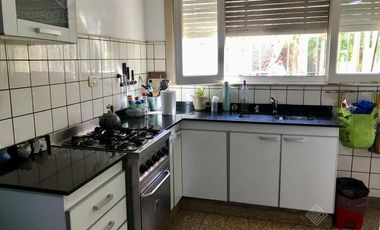 4 dorm - Garage - Jardín a metros de la Avda. H. Yrigoyen y del FCGR