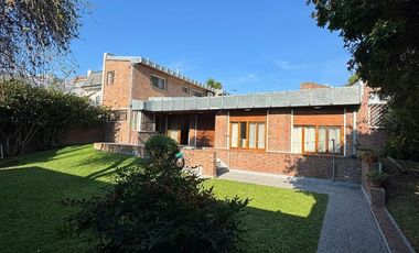 Casa en  venta, dos plantas en Quilmes Residencial- APTA CREDITO
