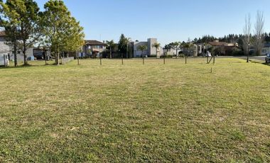 Lote en venta en el Barrio Malibu Canning