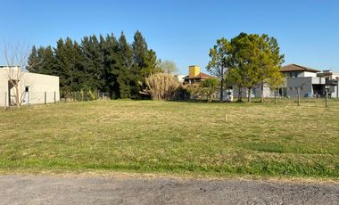 Lote en venta en el Barrio Malibu Canning