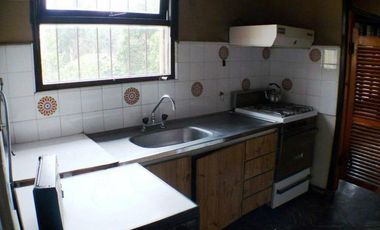 Gran local y 2 departamentos sobre Av. Fortunato de la Plaza