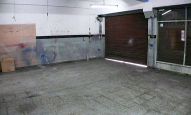 Gran local y 2 departamentos sobre Av. Fortunato de la Plaza