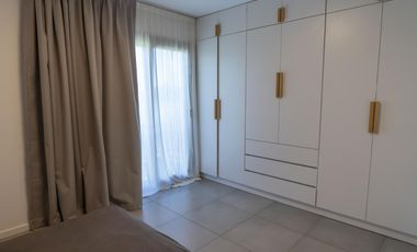 Casa en VENTA 3 Dormitorios, Barrio Cerrado con Jardín y Parrilla