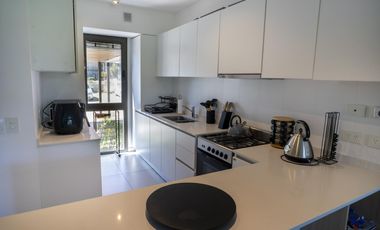 Casa en VENTA 3 Dormitorios, Barrio Cerrado con Jardín y Parrilla