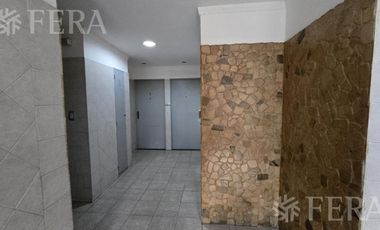 Venta departamento 3 ambientes con balcón en Lanús Este