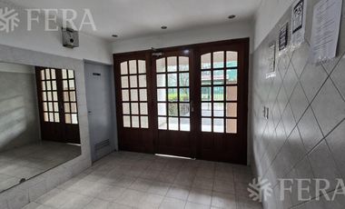 Venta departamento 3 ambientes con balcón en Lanús Este