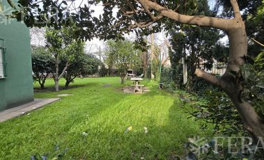 Venta departamento 3 ambientes con balcón en Lanús Este