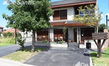 Magnífico chalet 6 ambientes - Impecable estado - Colinas de P. Ramos