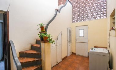 Casa de 2 dormitorios en venta con patio y terraza parrillero Echesortu Rosario Centro