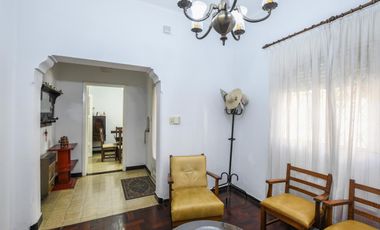 Casa de 2 dormitorios en venta con patio y terraza parrillero Echesortu Rosario Centro