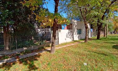 Casa a refaccionar sobre esquina