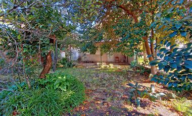 Casa a refaccionar sobre esquina