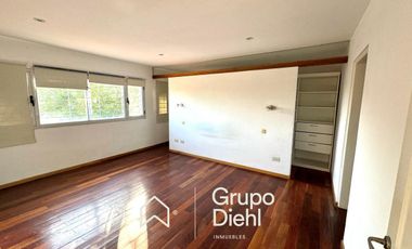 Casa amplia de 5 dormitorios EN VENTA, en Cerro de las Rosas, Zona Norte