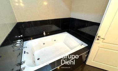 Casa amplia de 5 dormitorios EN VENTA, en Cerro de las Rosas, Zona Norte