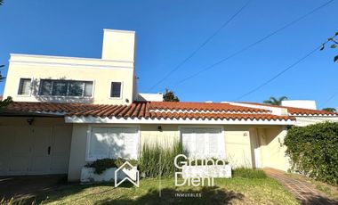 Casa amplia de 5 dormitorios EN VENTA, en Cerro de las Rosas, Zona Norte