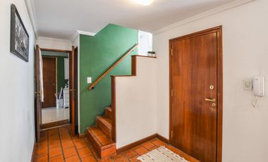 Casa de 4 dormitorios en venta parrillero galería jardín Fisherton