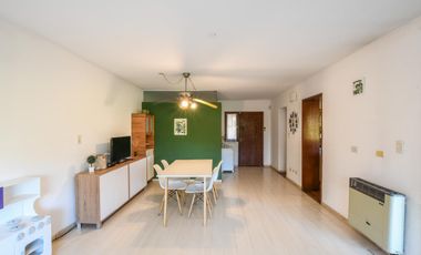 Casa de 4 dormitorios en venta parrillero galería jardín Fisherton