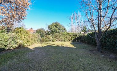 Casa de 4 dormitorios en venta parrillero galería jardín Fisherton