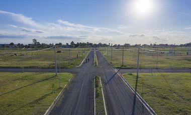 EcoPueblo Alvear - Todos los servicios - Apto comercial - Avenida principal