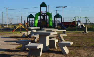 EcoPueblo Alvear - Todos los servicios - Apto comercial - Avenida principal