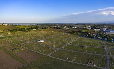 EcoPueblo Alvear - Todos los servicios - Apto comercial - Avenida principal