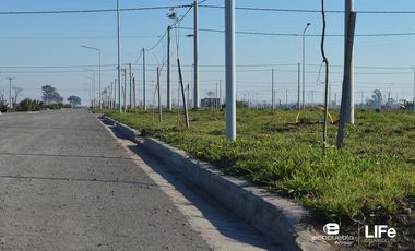 EcoPueblo Alvear - Todos los servicios - Apto comercial - Avenida principal