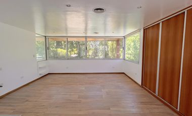 Importante Casa en 2 Plantas con Piscina en Venta sobre lote de 700 m2