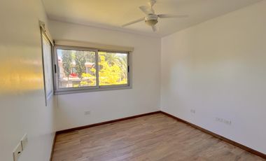 Importante Casa en 2 Plantas con Piscina en Venta sobre lote de 700 m2