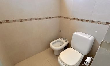 Importante Casa en 2 Plantas con Piscina en Venta sobre lote de 700 m2