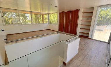 Importante Casa en 2 Plantas con Piscina en Venta sobre lote de 700 m2