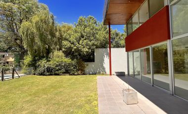 Importante Casa en 2 Plantas con Piscina en Venta sobre lote de 700 m2