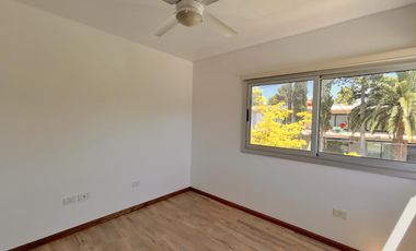 Importante Casa en 2 Plantas con Piscina en Venta sobre lote de 700 m2