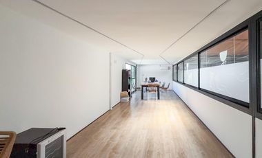 Galpón con espacio aéreo, local, oficinas, entrada vehicular, zona centro