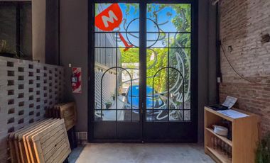 Galpón con espacio aéreo, local, oficinas, entrada vehicular, zona centro