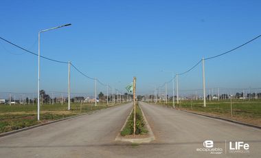 EcoPueblo Alvear - Todos los servicios - Terreno Comercial sobre avenida