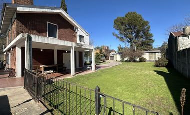 Chalet Clásico  en la mejor zona del barrio La Bota - Benavidez