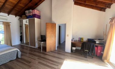 Chalet Clásico  en la mejor zona del barrio La Bota - Benavidez