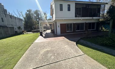 Chalet Clásico  en la mejor zona del barrio La Bota - Benavidez