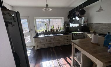 Chalet Clásico  en la mejor zona del barrio La Bota - Benavidez