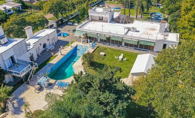 Vendo emblemática Casa en Roldán ideal instituciones o proyectos